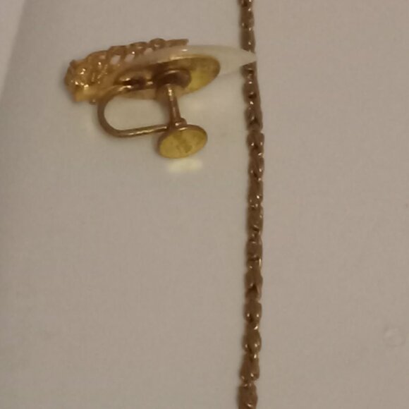 FREE VINTAGE WATCH - Elegant vintage Continental necklace and earrings set - Picture 4 of 4